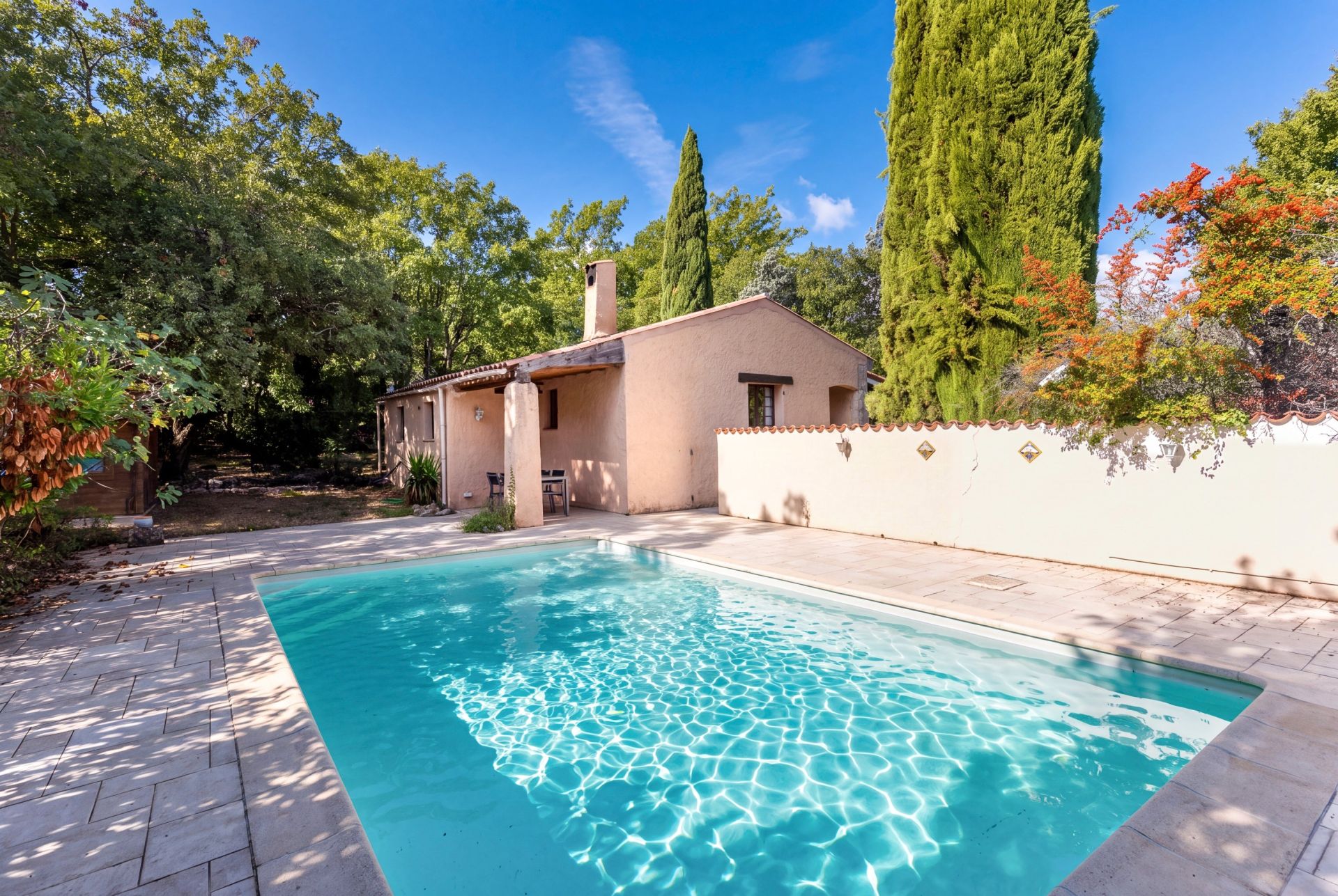 maison provençale 3 Pièces en vente sur TOURRETTES (83440)