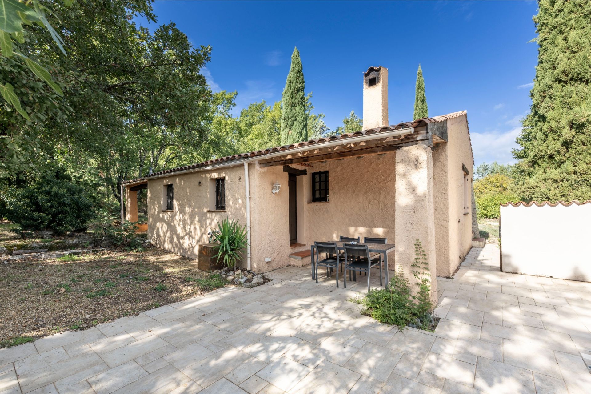 maison provençale 3 Pièces en vente sur TOURRETTES (83440)