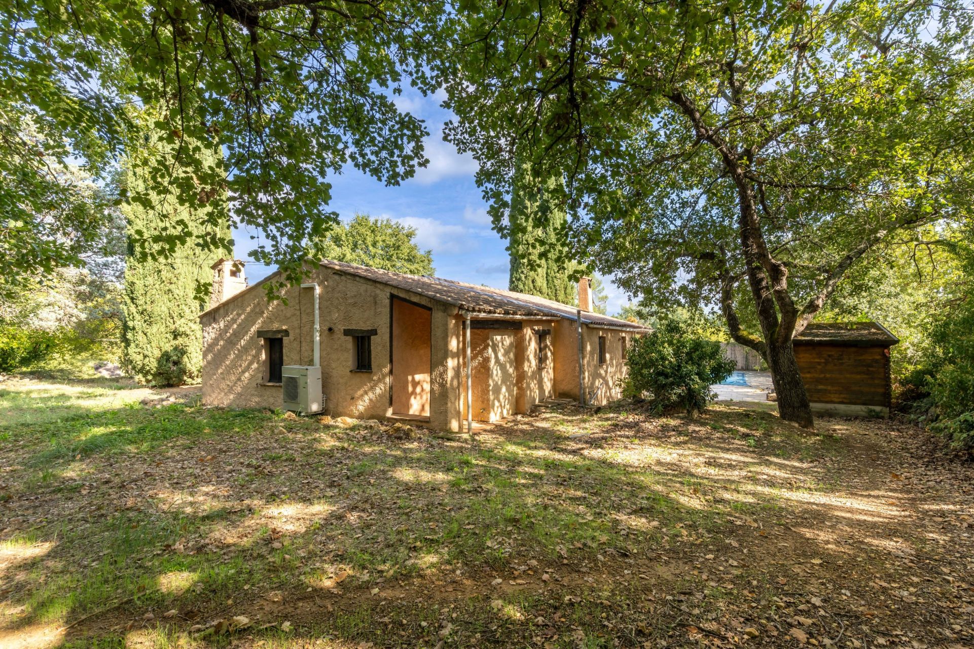 maison provençale 3 Pièces en vente sur TOURRETTES (83440)