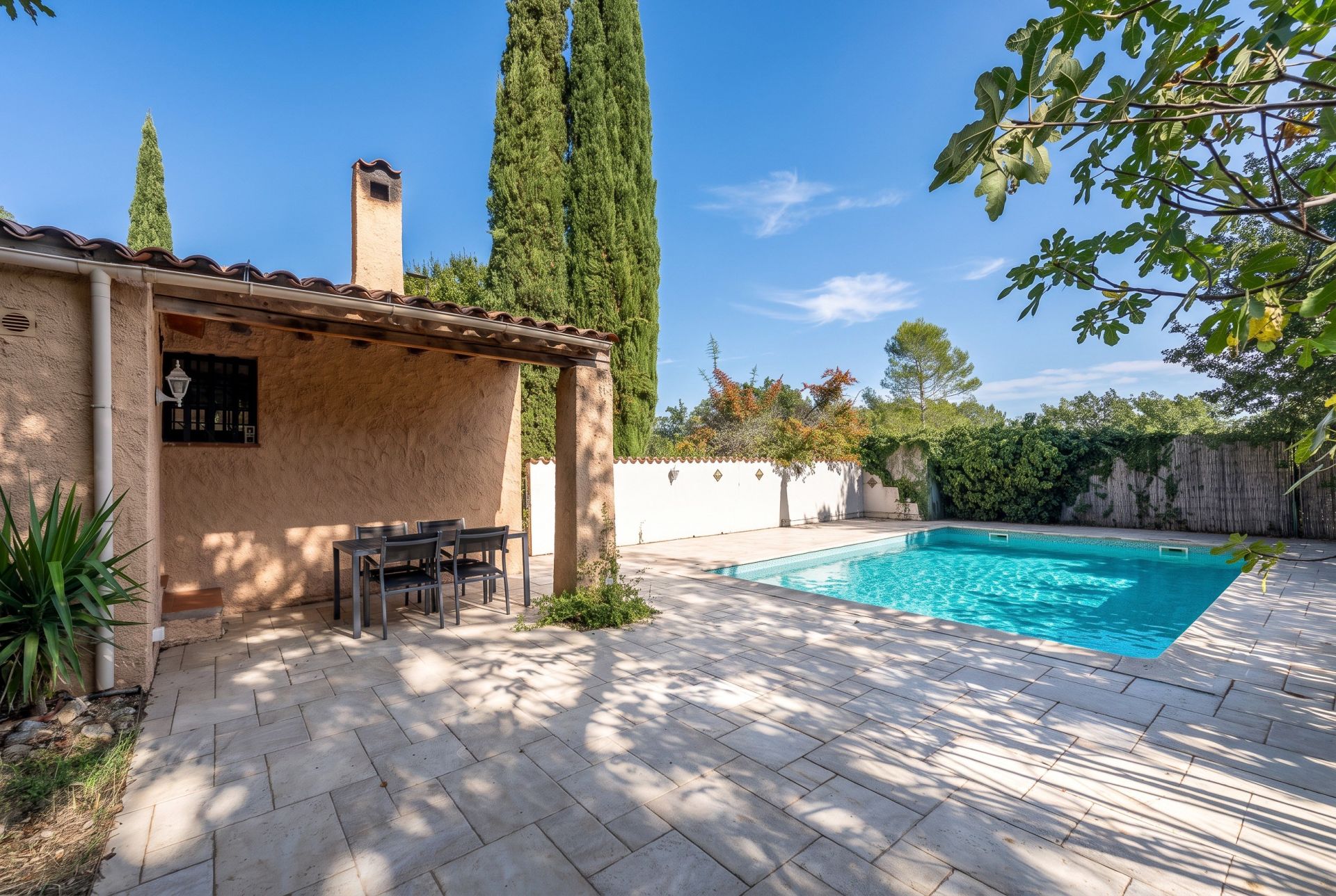 maison provençale 3 Pièces en vente sur TOURRETTES (83440)