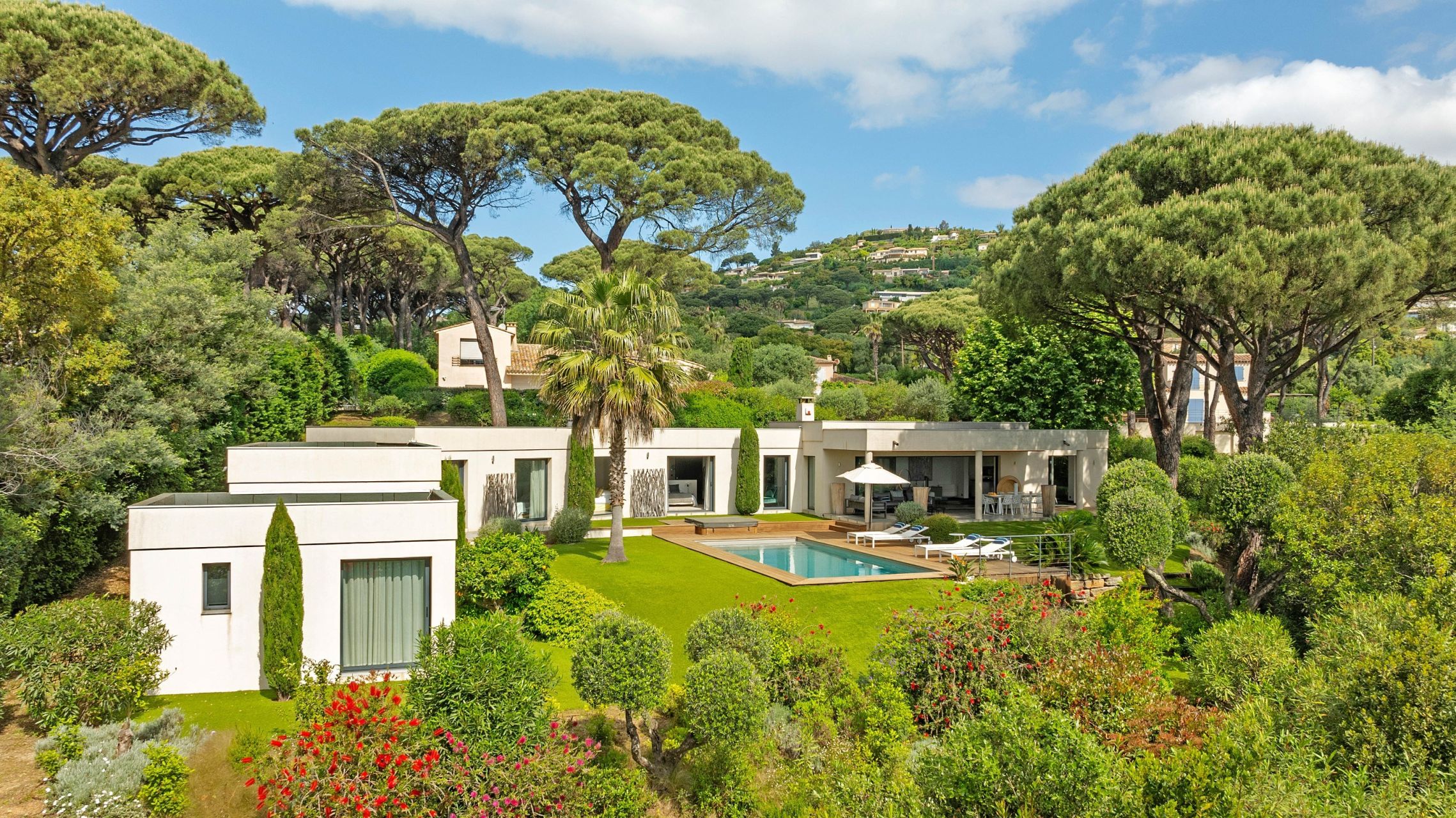 contemporary house 10 Rooms for sale on GRIMAUD (83310)