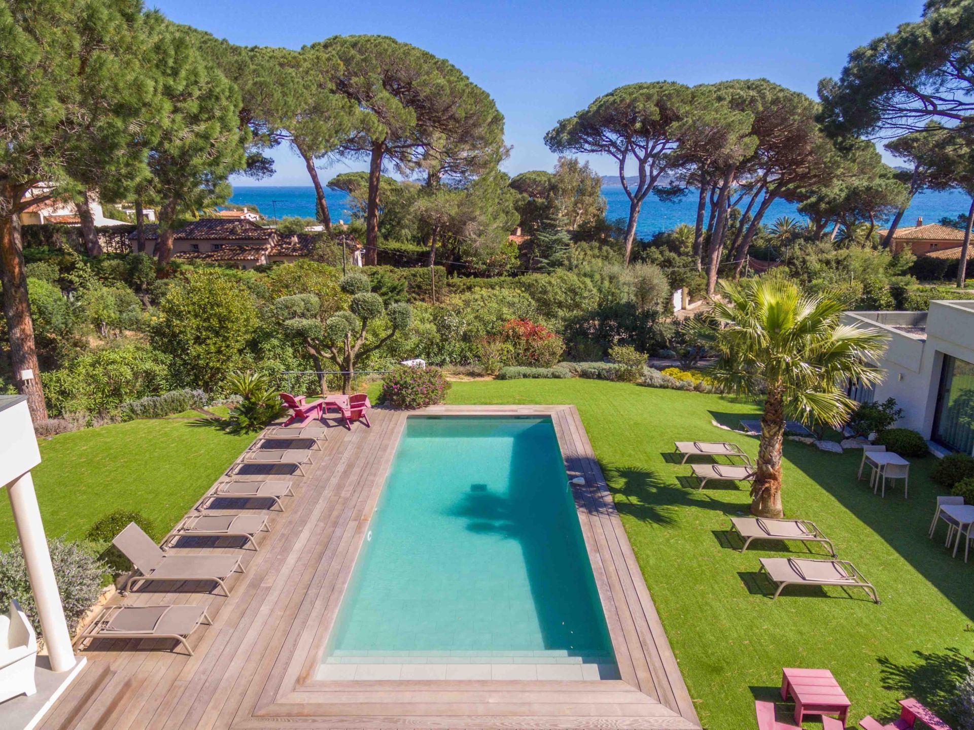 contemporary house 10 Rooms for sale on GRIMAUD (83310)