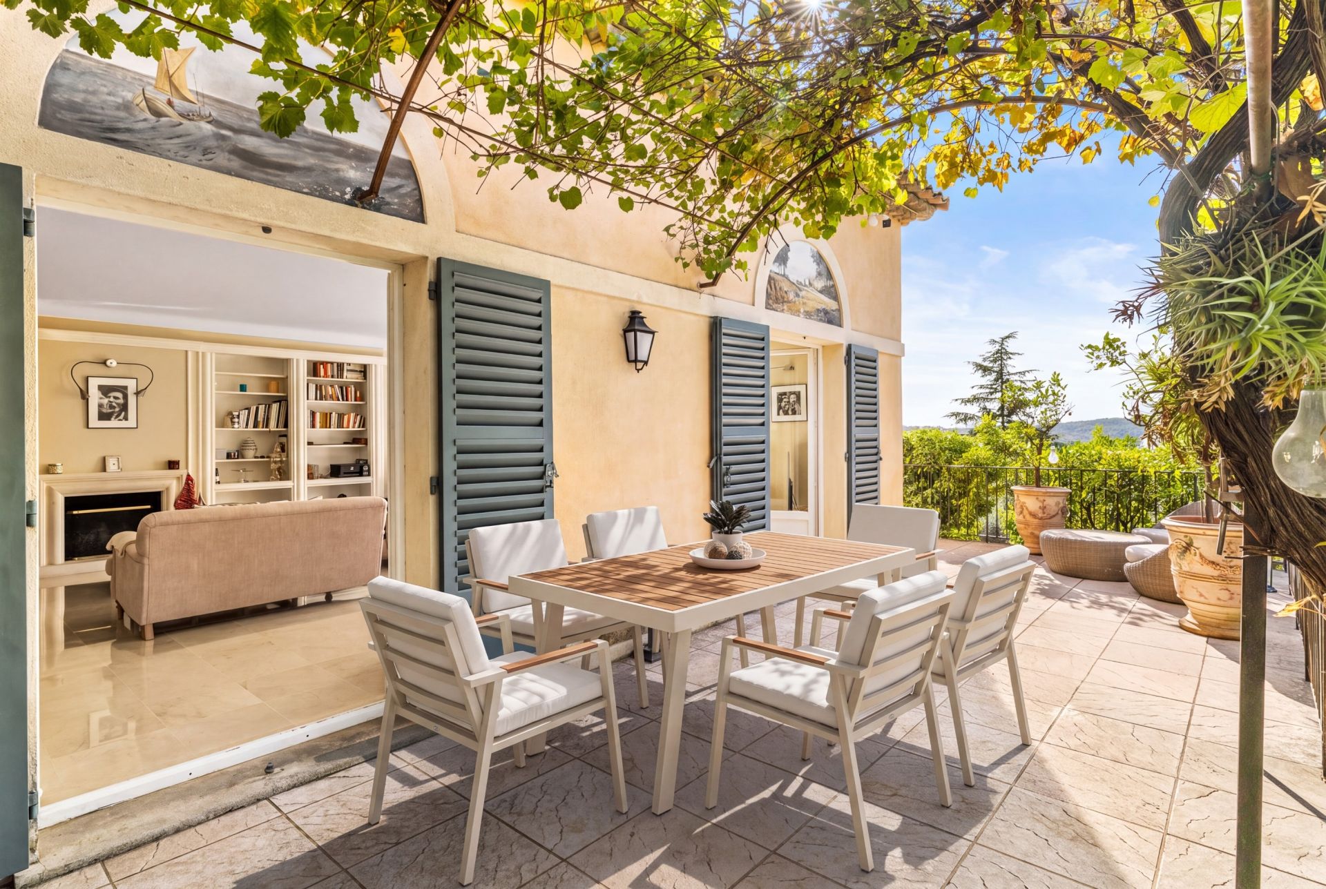 provencal house 11 Rooms for sale on LA COLLE SUR LOUP (06480)