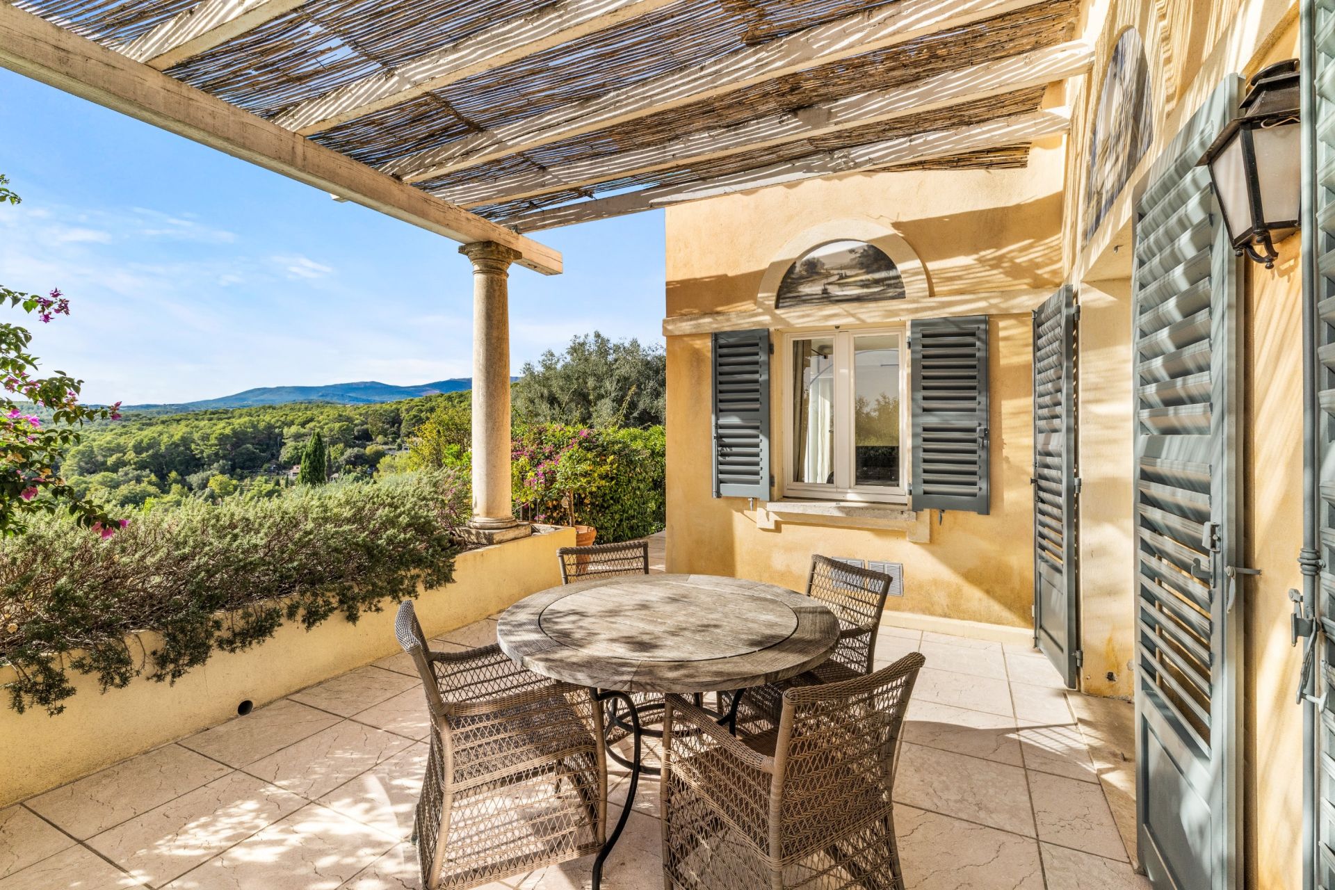 provencal house 11 Rooms for sale on LA COLLE SUR LOUP (06480)