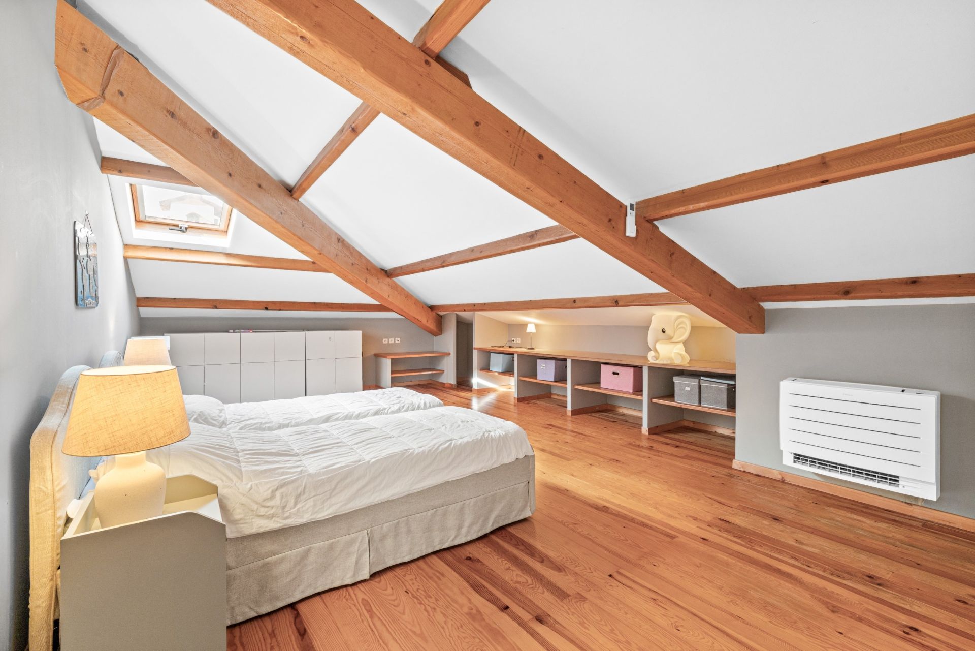 provencal house 11 Rooms for sale on LA COLLE SUR LOUP (06480)