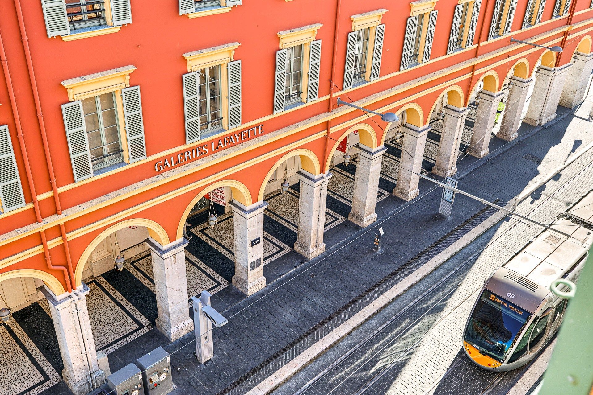apartment 4 Rooms for sale on NICE (06000)
