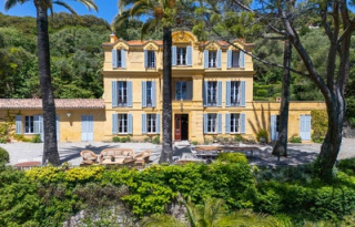 Vivre l'Histoire et le Luxe dans une Demeure Belle Époque à Grasse