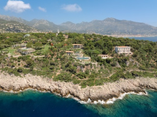La Pointe du Cap Martin : un secteur immobilier prisé entre luxe, histoire et art