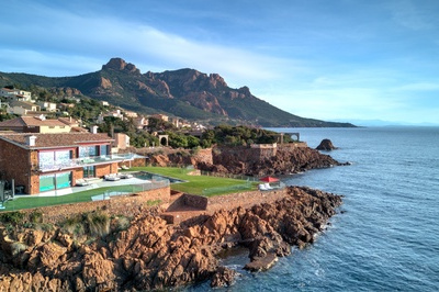 Villa d’exception avec accès direct à la mer à Anthéor