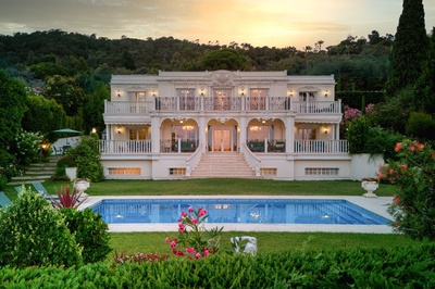 Villa de prestige avec vue mer panoramique à Cannes Eden