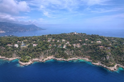 Villa pieds dans l’eau à Saint-Jean-Cap-Ferrat