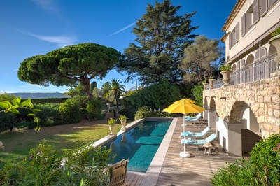 Sea-view villa in Cap d’Antibes, a private address